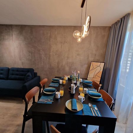 Marsselis Luxe Port Apartment Varna Exterior foto