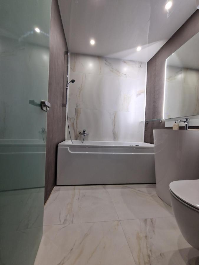 Marsselis Luxe Port Apartment Varna Exterior foto